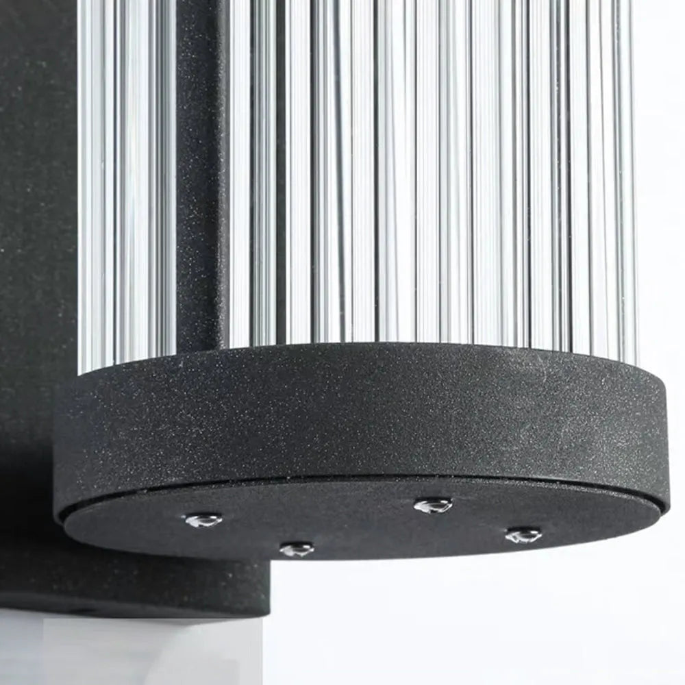 Moderne halbzylindrische Außenwandleuchte aus Metall/Glas