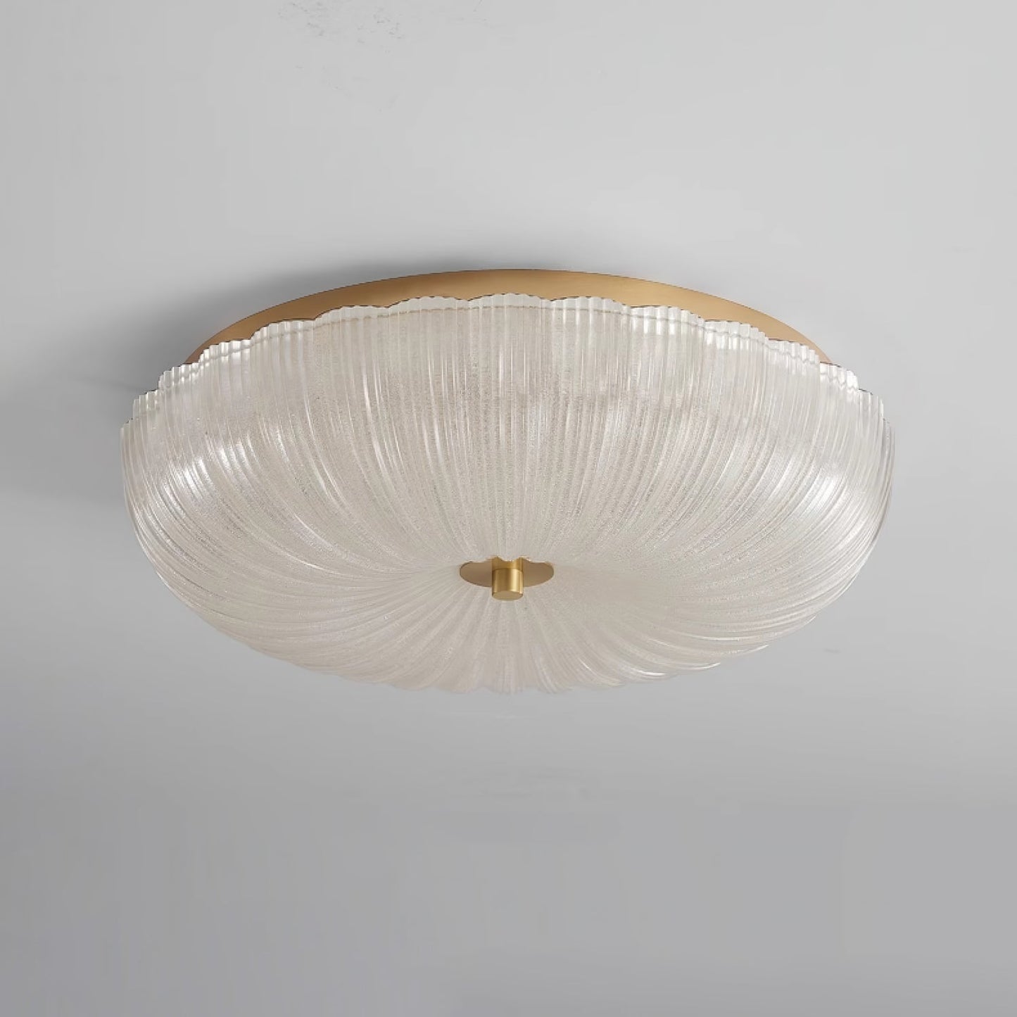 Moderne Deckenleuchte aus geriffeltem Glas