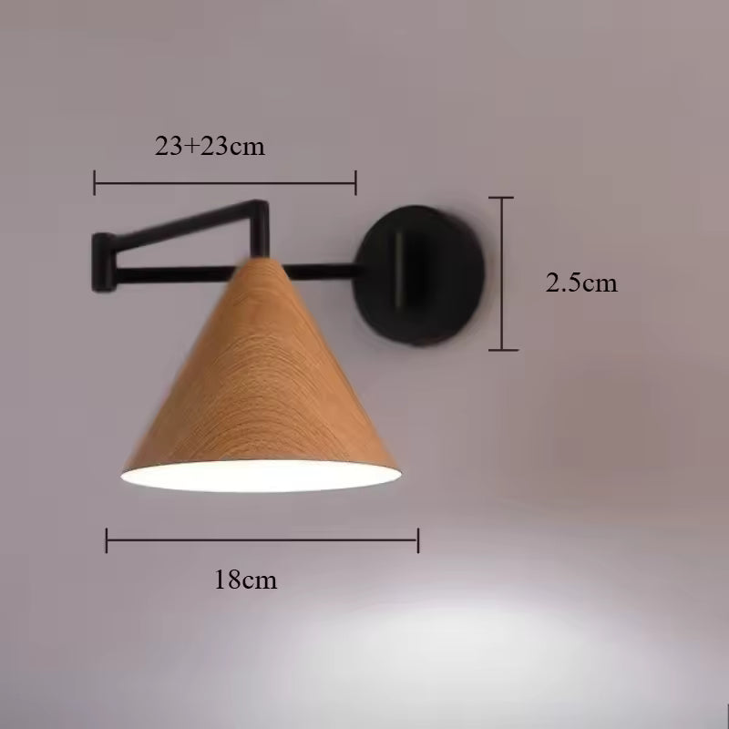 Linnoro skandinavische Wandleuchte mit Holzoptik und Schwenkarm