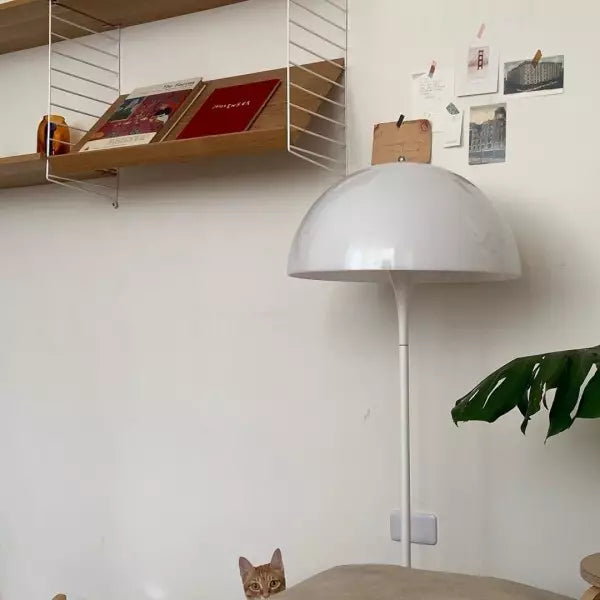 Moderne Pilz-Stehleuchte