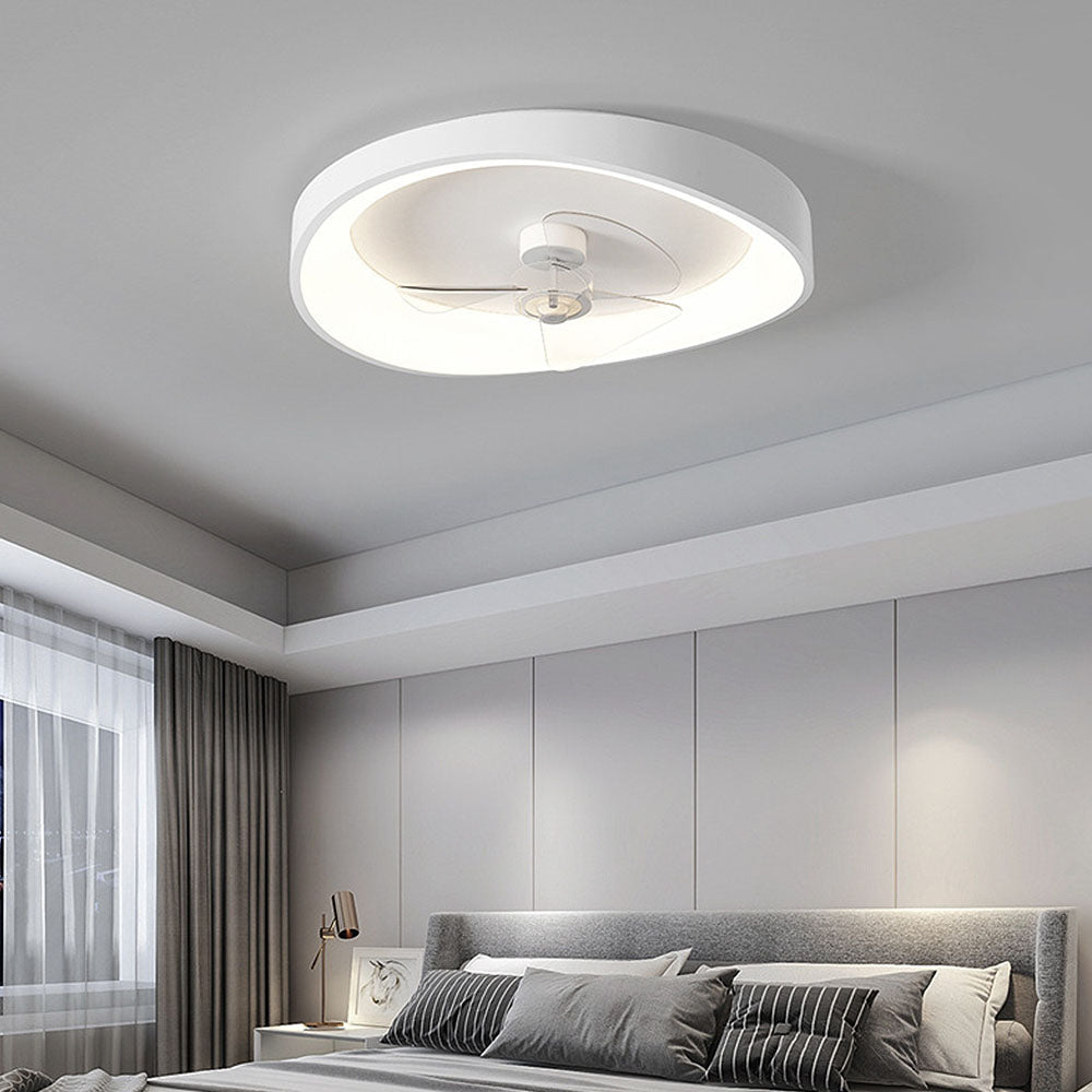 Moderner LED-Deckenventilator mit Licht