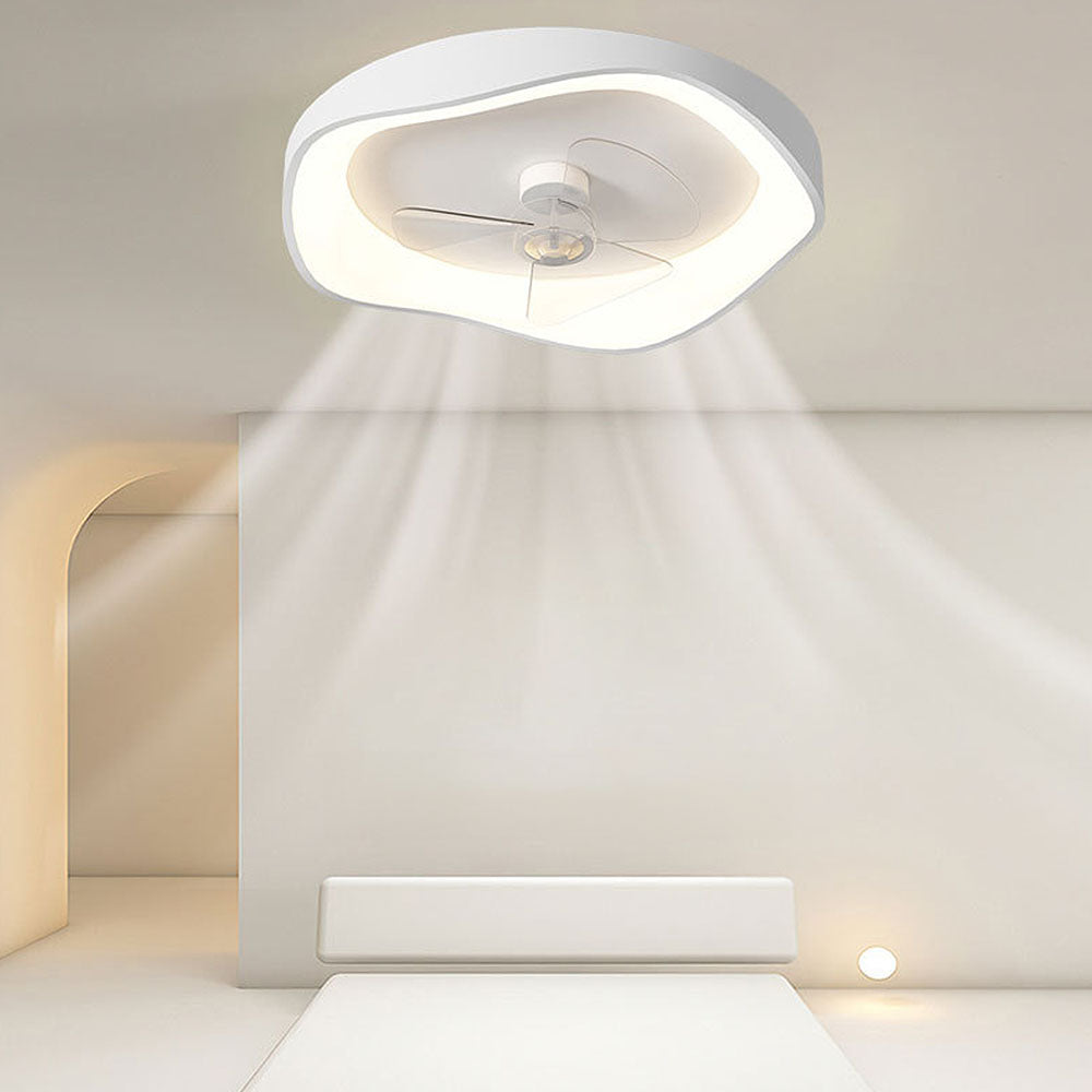 Moderner LED-Deckenventilator mit Licht