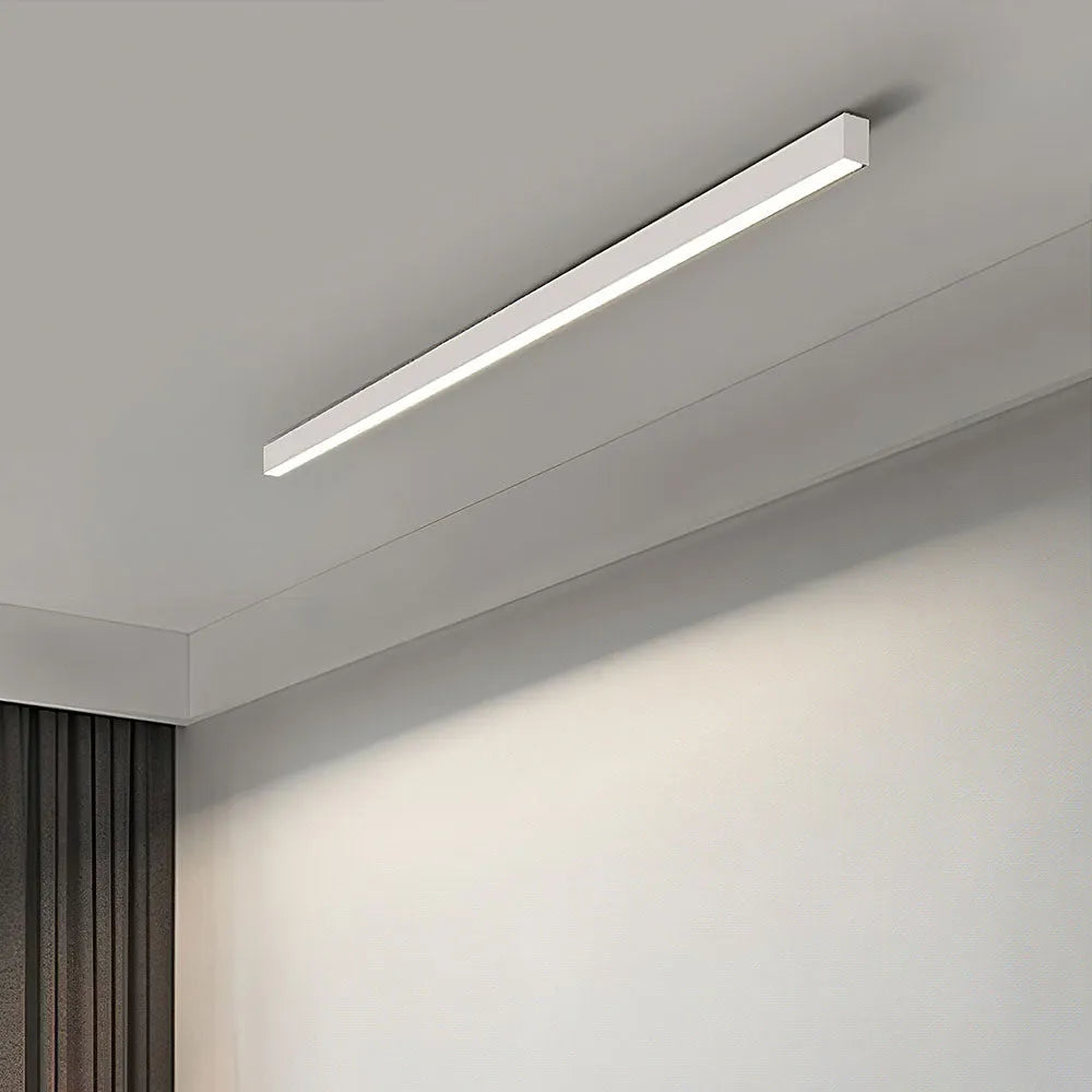 Minimalistische lineare LED-Deckenleuchte
