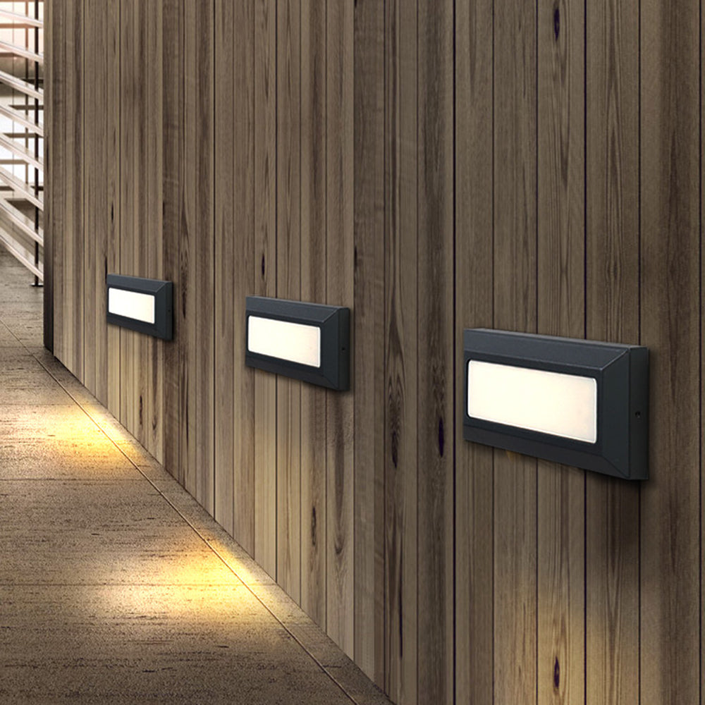 Moderne LED-Außenbeleuchtung für Terrasse und Stufen