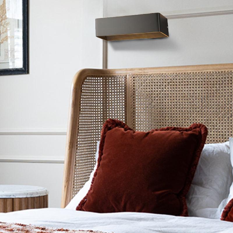 Würfelförmige Wandleuchte