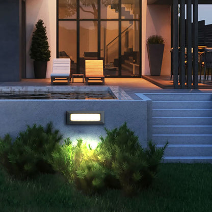 Moderne LED-Außenbeleuchtung für Terrasse und Stufen
