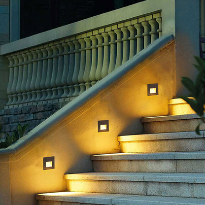 Moderne LED-Terrassen- und Stufenleuchte