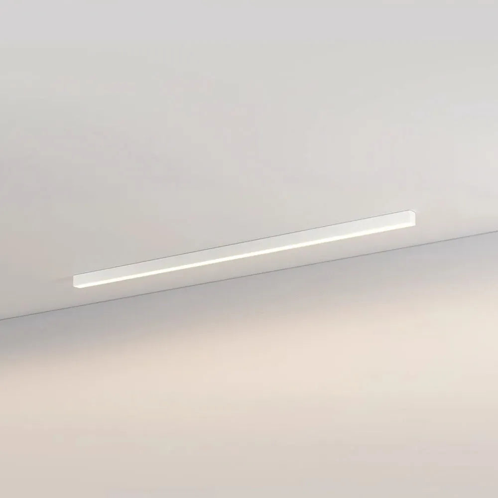 Minimalistische lineare LED-Deckenleuchte