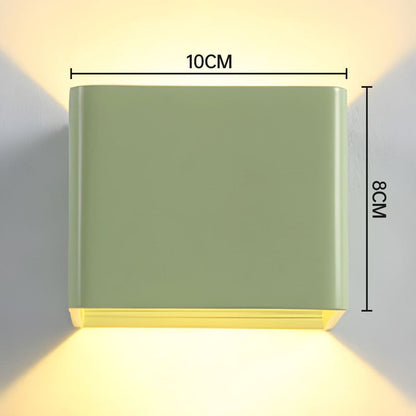 Würfelförmige Wandleuchte