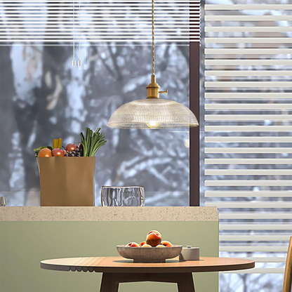Gerippte Glas-Hängeleuchte im Retro-Stil