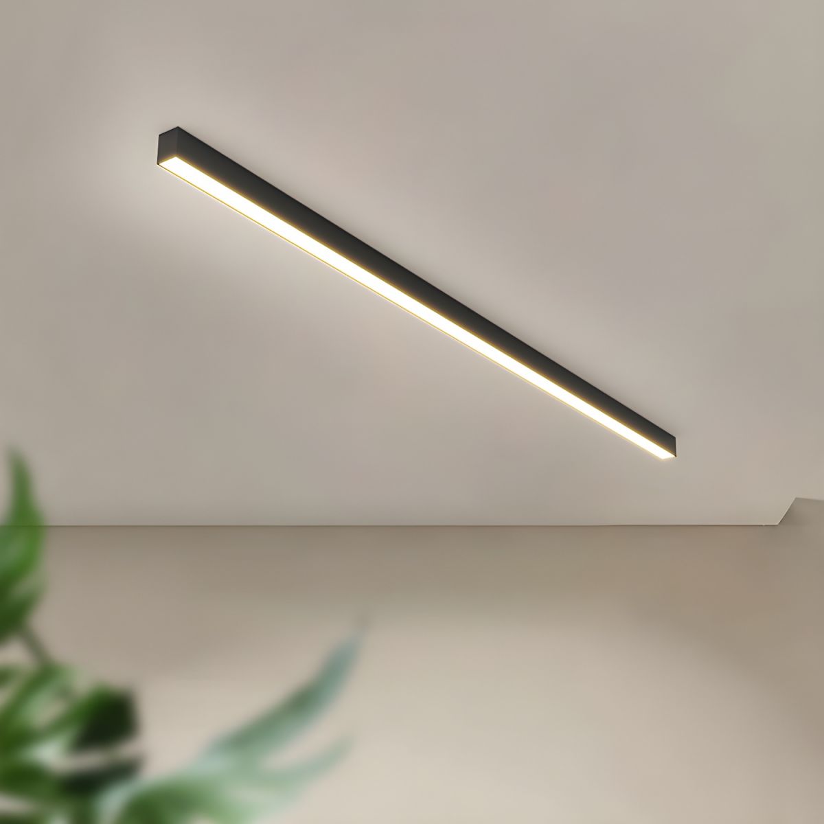 Minimalistische lineare LED-Deckenleuchte