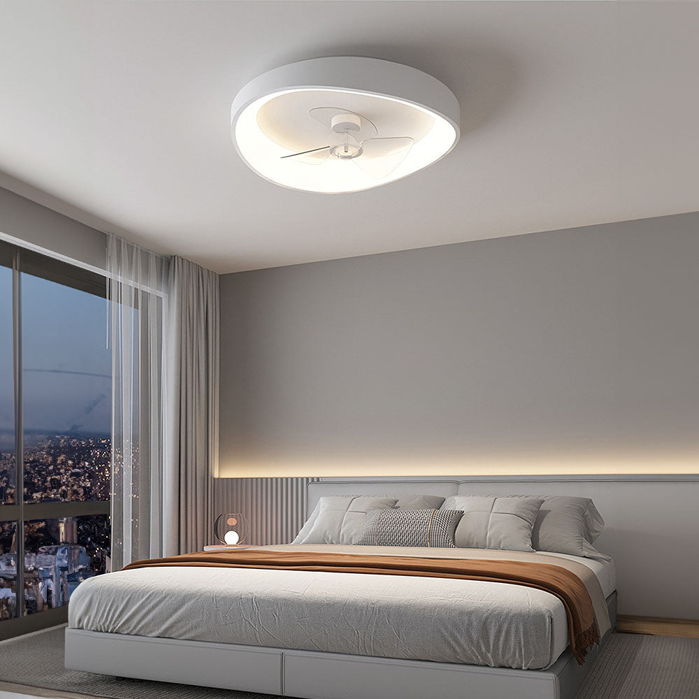 Moderner LED-Deckenventilator mit Licht