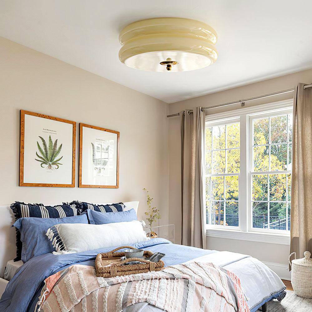 Deckenleuchte im Art-Déco-Stil in Cremeton