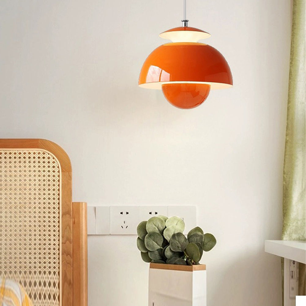 Schlanke Metall-Hängeleuchte