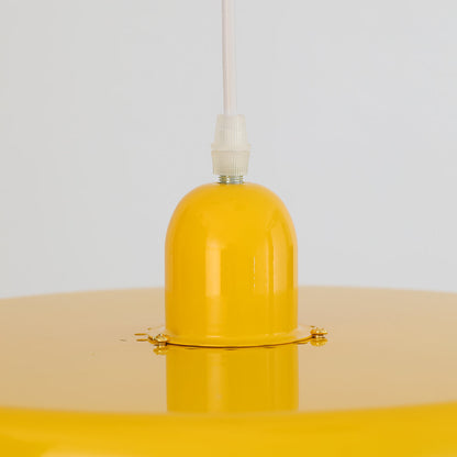 Hängelampe im Bauhaus-Stil