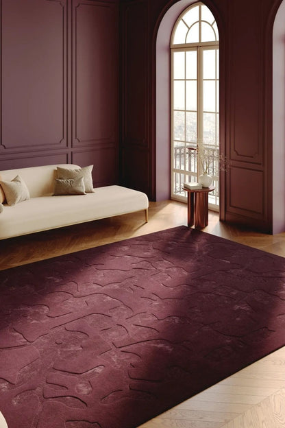 Eleganter Bordeaux-Wollteppich für das Wohnzimmer