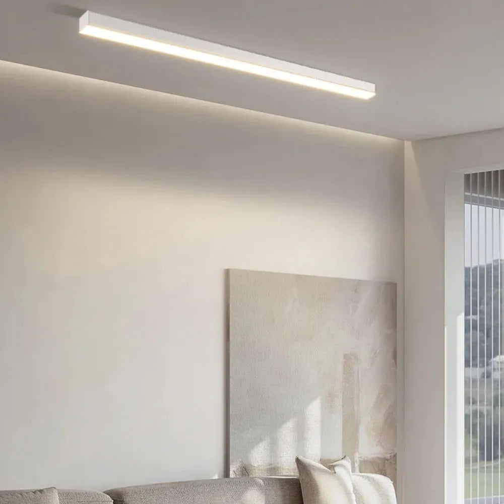 Minimalistische lineare LED-Deckenleuchte
