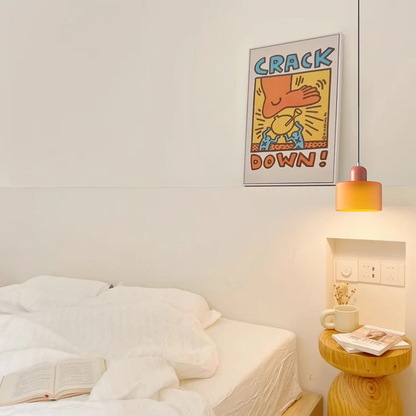Kleine Glas-Hängeleuchte im Bauhaus-Stil