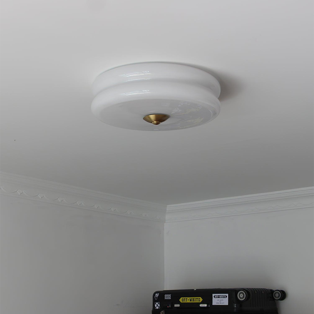 Deckenleuchte im Art-Déco-Stil in Cremeton