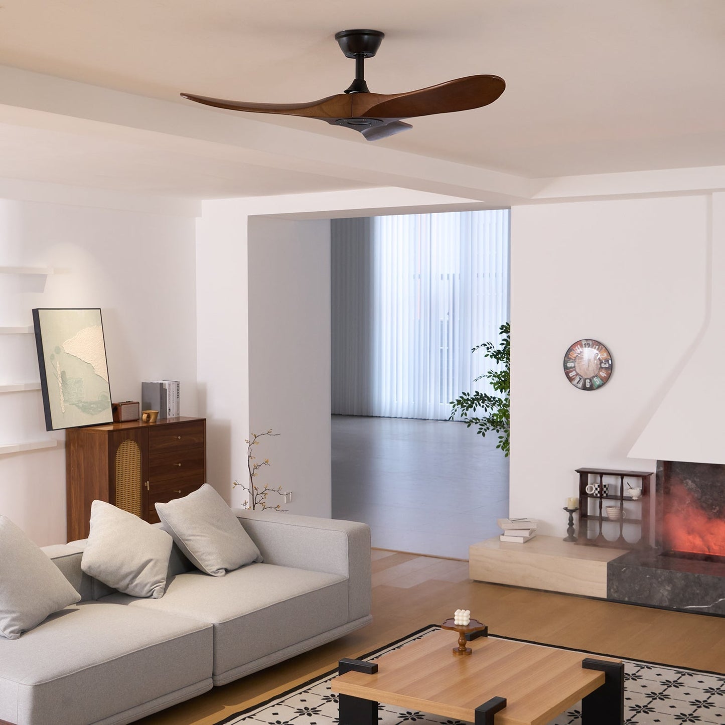 Moderner Deckenventilator aus Holz