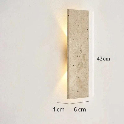 Außenwandleuchte aus Naturstein mit LED-Beleuchtung