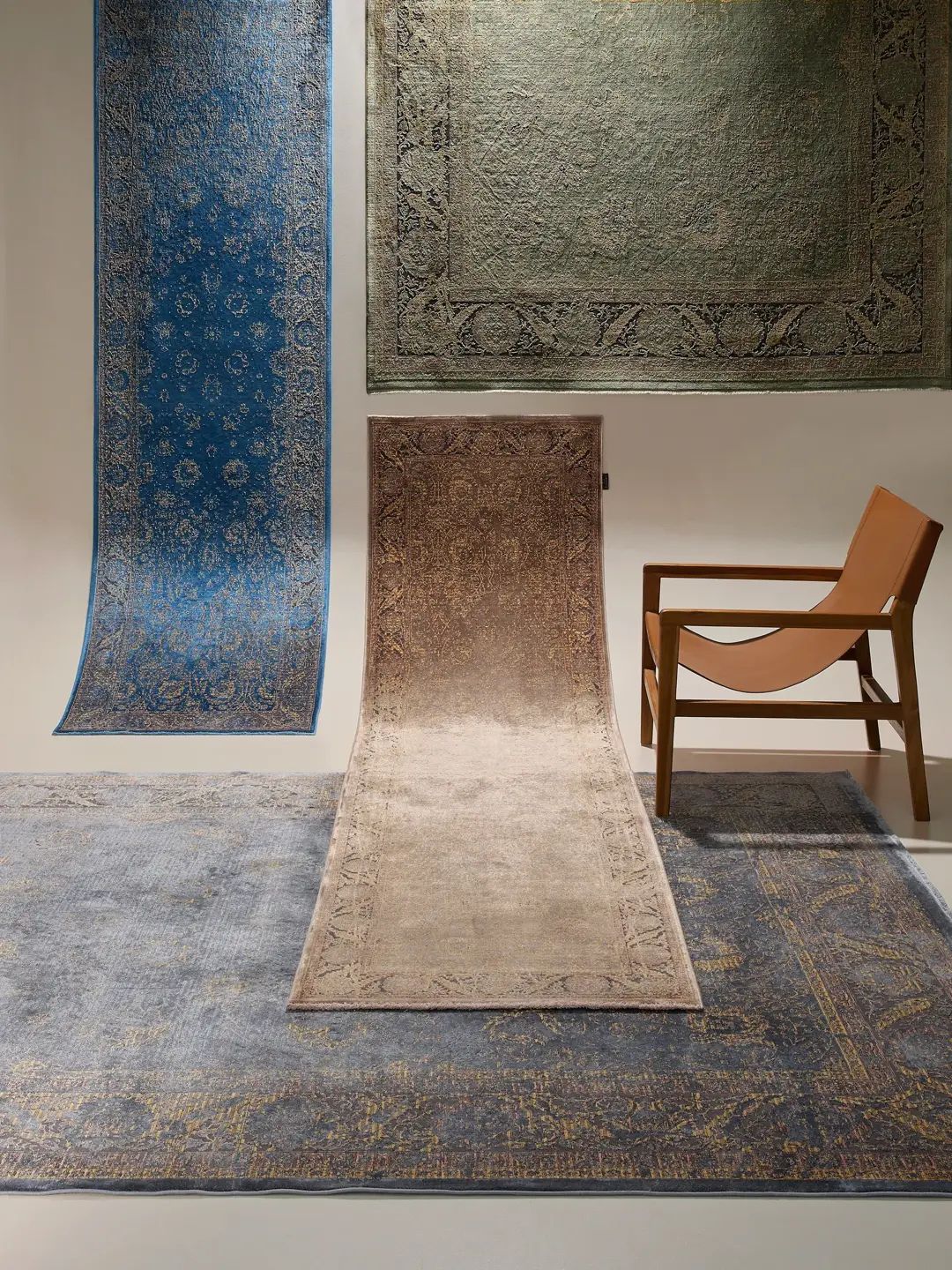 Blauer Vintage-Teppich Wohnzimmer