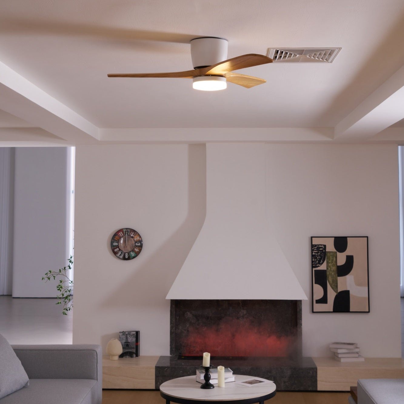 Moderner Deckenventilator aus Holz mit LED-Beleuchtung