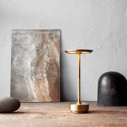 Kestrion Minimalistische Messing-Tischlampe