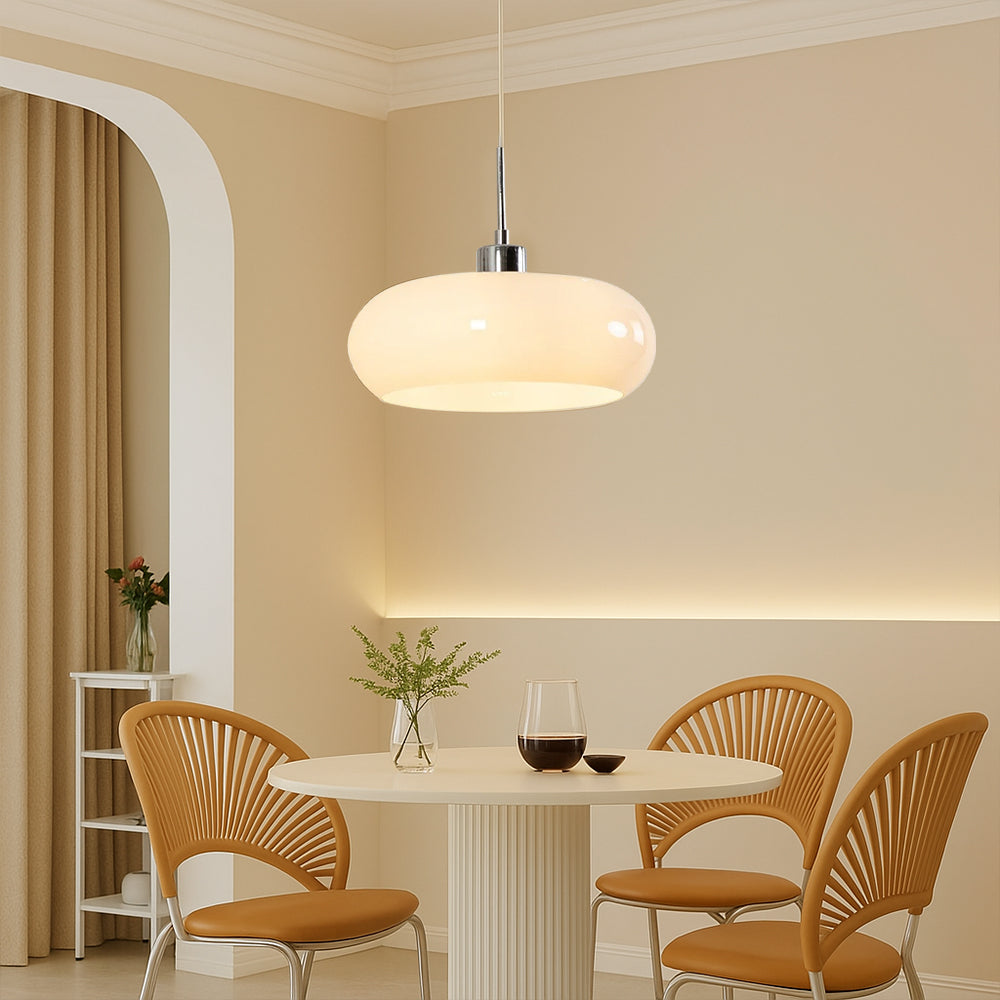 Geometrische Pendelleuchte im Bauhaus-Stil