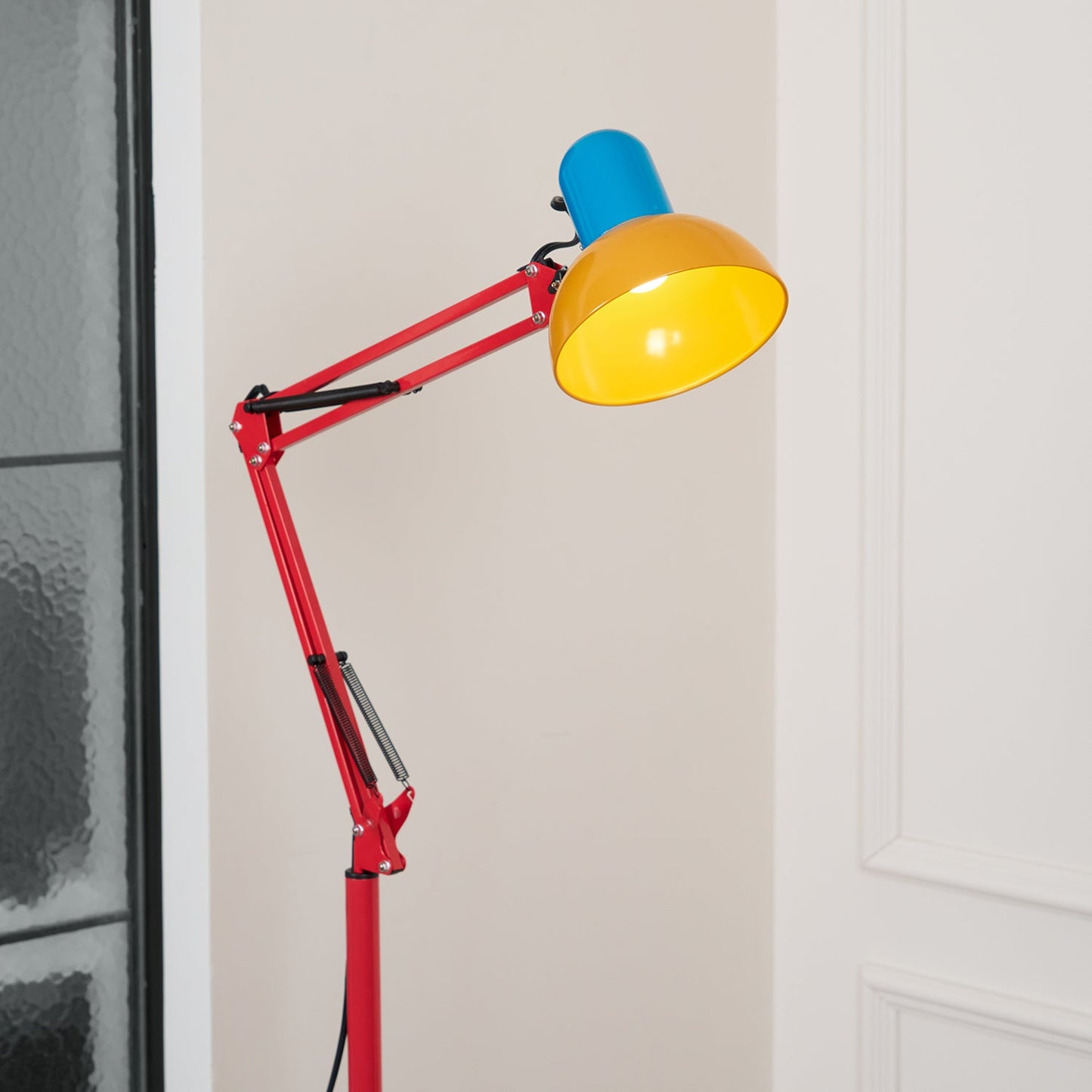 Künstlerische moderne Stehlampe