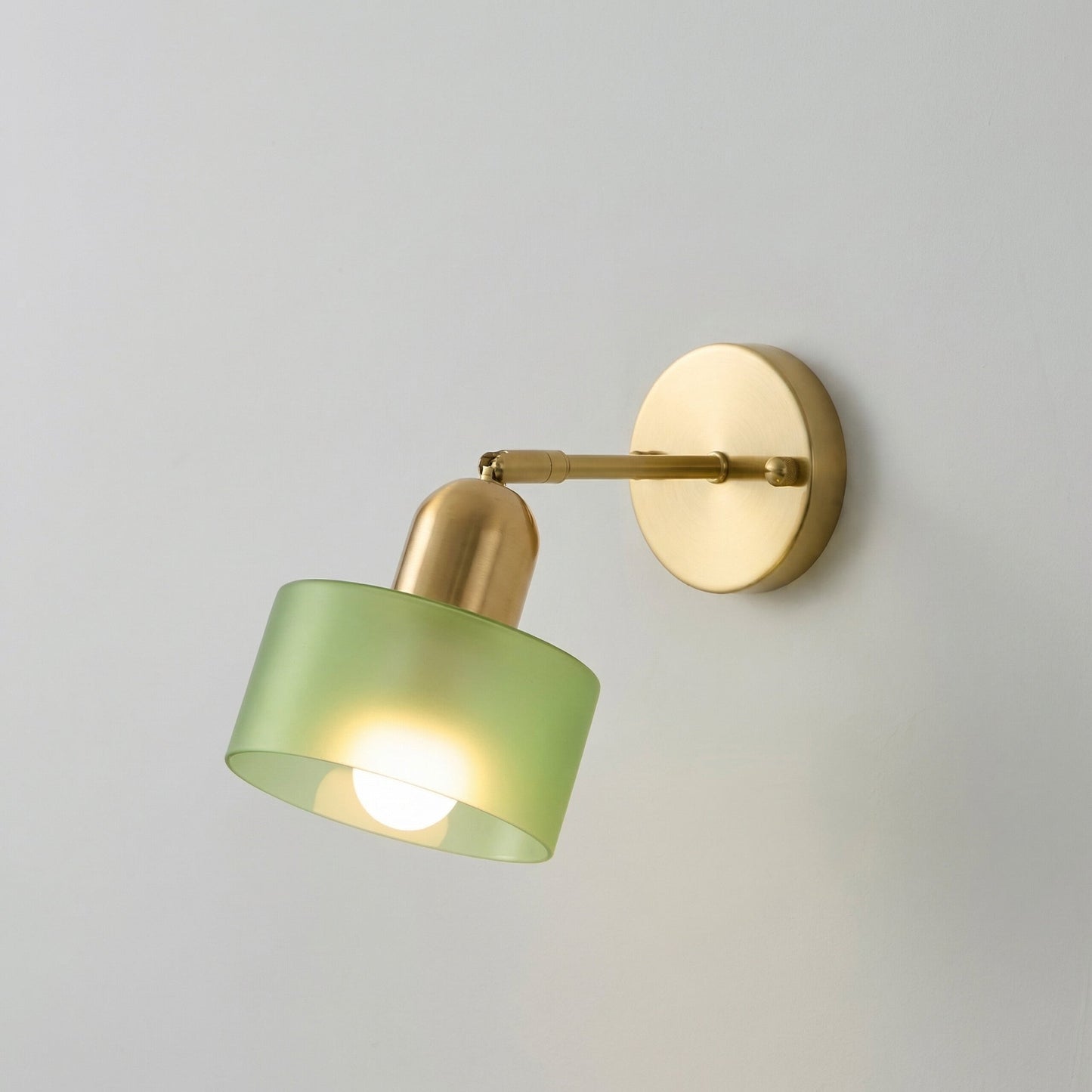 Bunte Glas-Wandlampe im Bauhaus-Stil