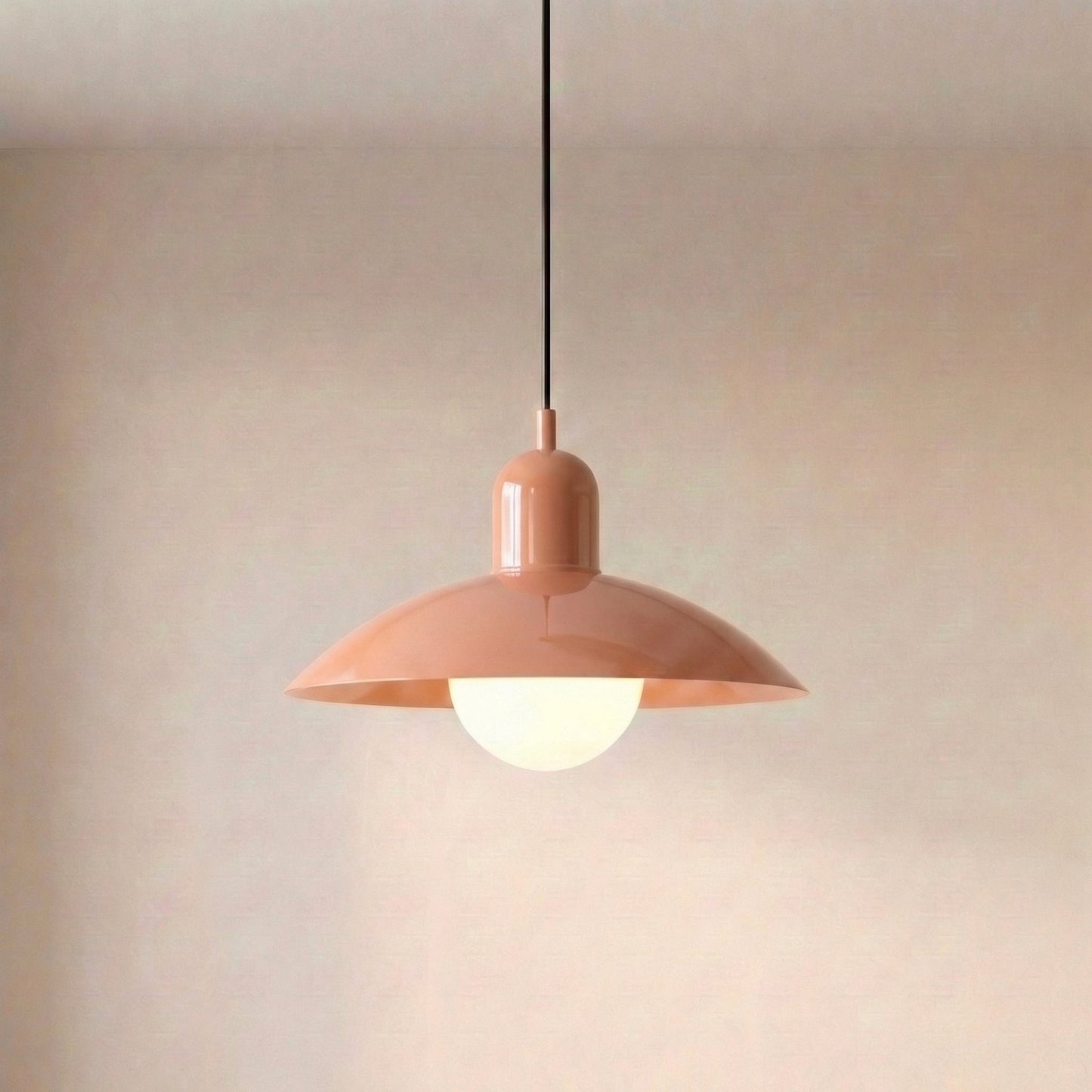 Moderne Pendelleuchte mit Farbdesign