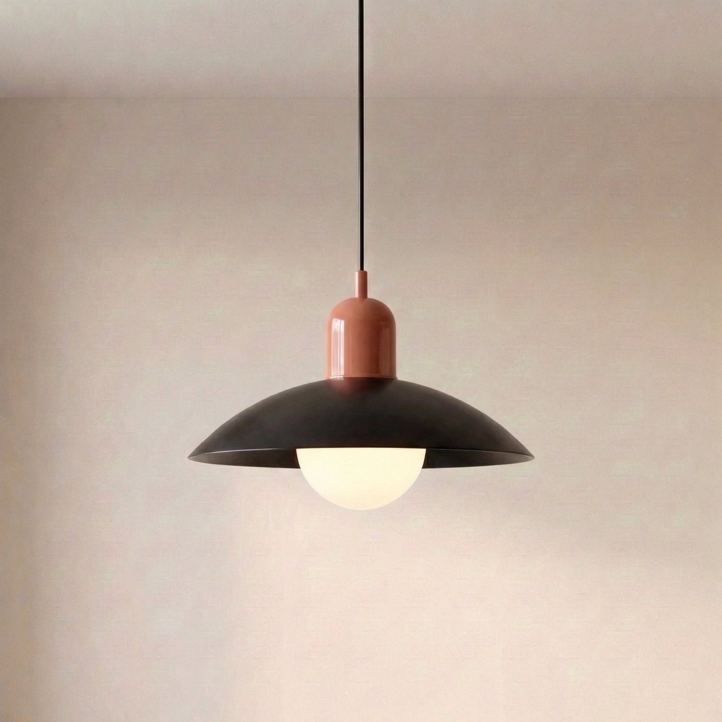 Moderne Pendelleuchte mit Farbdesign