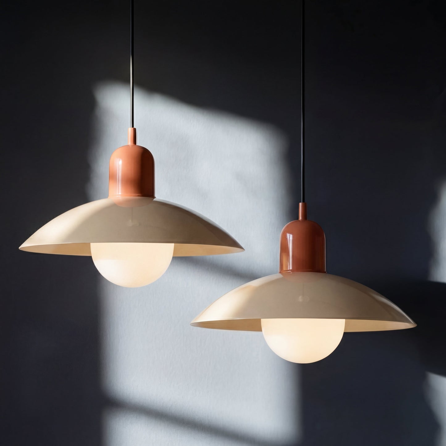 Moderne Pendelleuchte mit Farbdesign