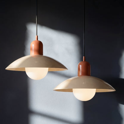 Moderne Pendelleuchte mit Farbdesign