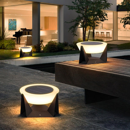 SolarGlow wasserdichte Gartenleuchte