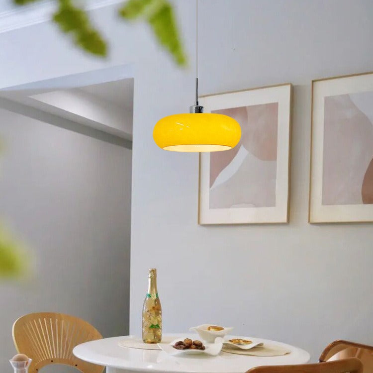 Geometrische Pendelleuchte im Bauhaus-Stil