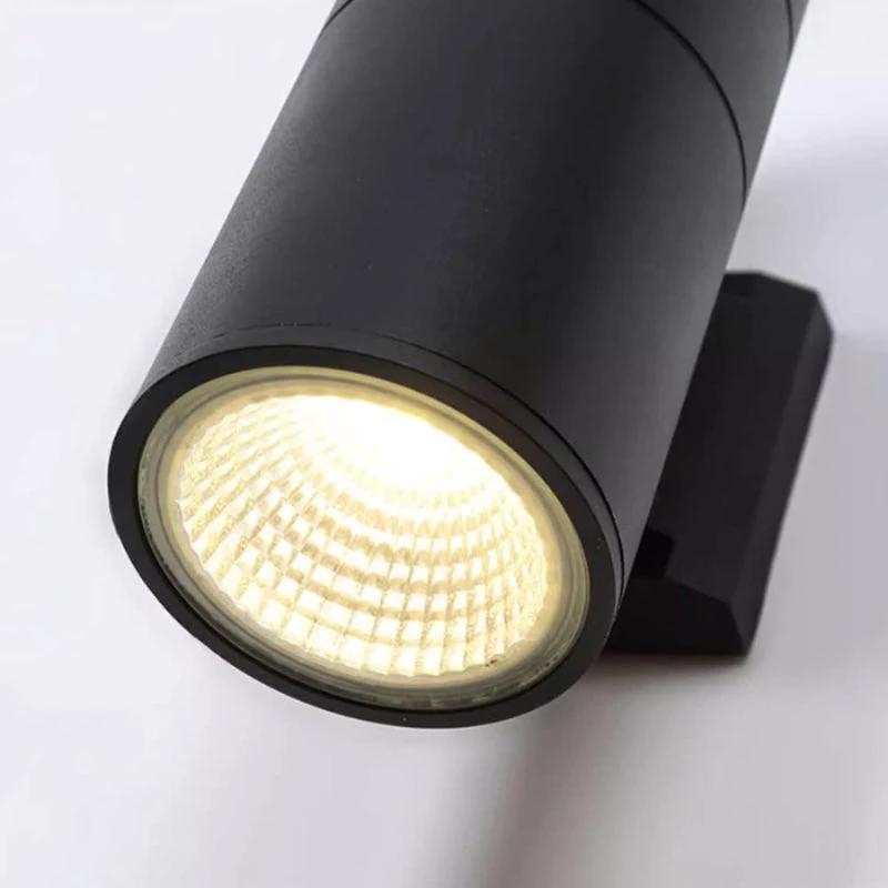 Moderne wasserdichte LED-Außenwandleuchte mit Auf- und Abwärtslicht