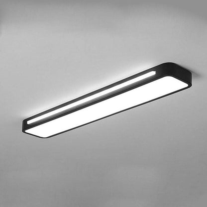 Schlankes LED-Deckenlicht für moderne Innenräume