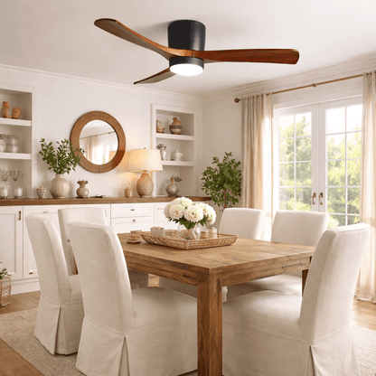 Moderner Deckenventilator aus Holz mit LED-Beleuchtung