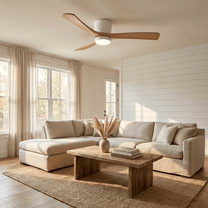 Moderner Deckenventilator aus Holz mit LED-Beleuchtung