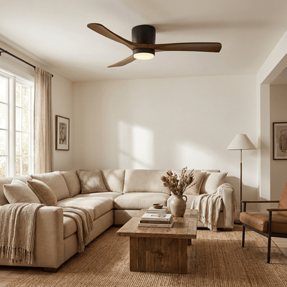 Moderner Deckenventilator aus Holz mit LED-Beleuchtung