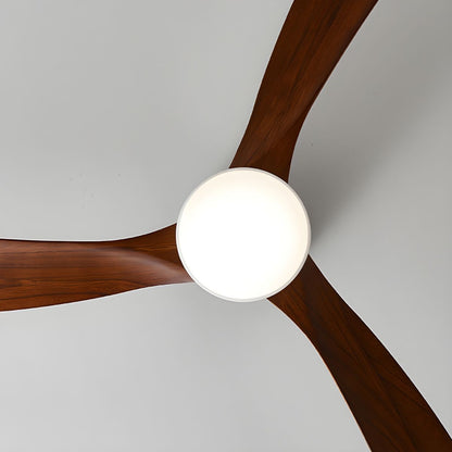 Moderner Deckenventilator aus Holz mit LED-Beleuchtung
