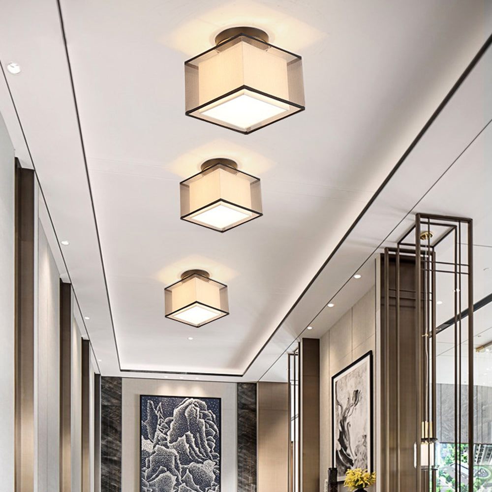 Deckenleuchte aus altem Stoff