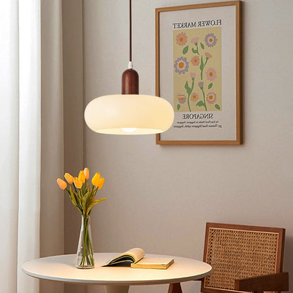 Skandinavische Pendelleuchte in Creme
