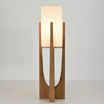 Minimalistische Stehlampe aus Holz