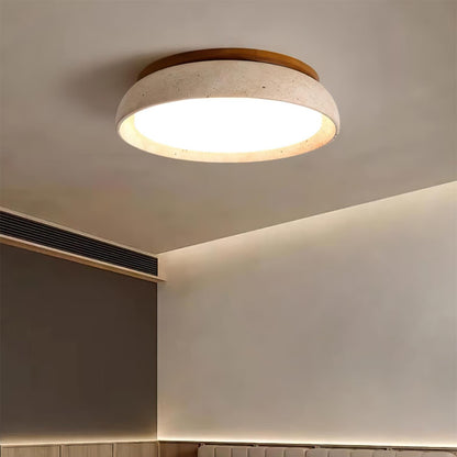 Moderne LED-Deckenleuchte aus Travertin