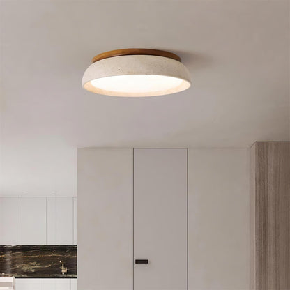 Moderne LED-Deckenleuchte aus Travertin
