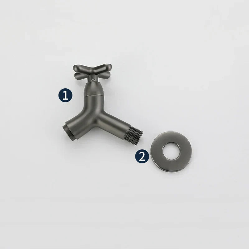 Wandmontierter Messing-Kaltwasserhahn