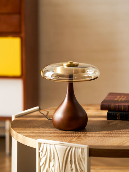Quilven Walnussholz-Tischlampe im Mid-Century-Stil